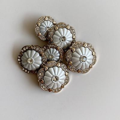 China Sustainable Women's fashion buttons/latest resin shell buttons  metal handle buttons for sale