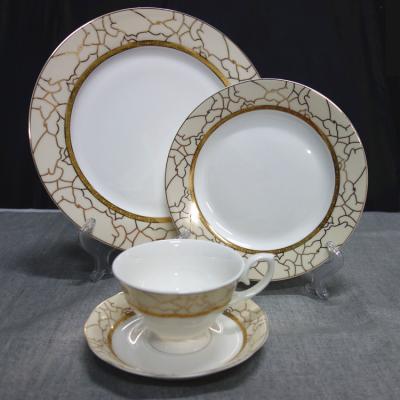 China Sustainable Decal Juegos De Cena Dinerware Set Ceramic Dinner Plate Set Ceramic Dinnerware White And Gold Kitchen Dishes Set Home Hotel for sale