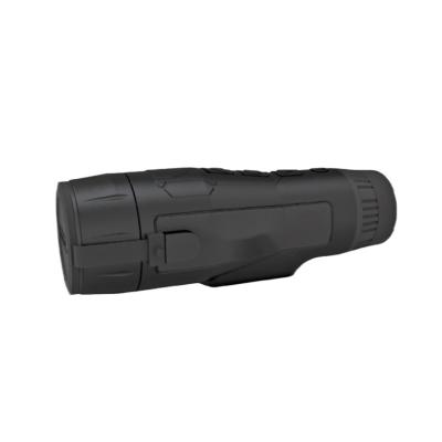 中国 Handheld Monocular Thermal Camera Night Vision Camera With Uncooled Infrared Technology 販売のため