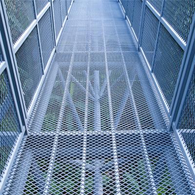 China Wire Mesh Steel Expanded Metal Mesh Welded Surface Plate For Walkway for sale