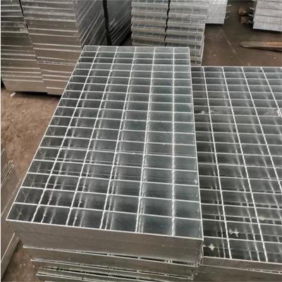 China Serrated Industrial Galvanized 32mmx5mm Steel Bar Grating Security Walkway Mesh Grating for sale