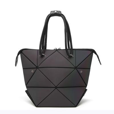 China Eco-friendly Geometric Diamond Tote Bag Women Geometric Bright Geometry Quilted Shoulder Bags for sale