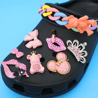 China 2021 bling high quality cartoon bead charms bead decoration shoe buckle designer shoe designer croc charms for sale