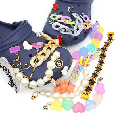 China Metal croc shoe buckle charm 2021 new product high-end shoe decoration accessories suitable for croc charms chain for sale