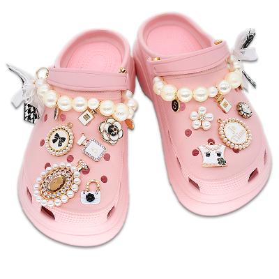 China Shoe Buckle Metal with Diamonds Fang Shoe Charms Decoration Accessories for Metal Croc Charms for sale