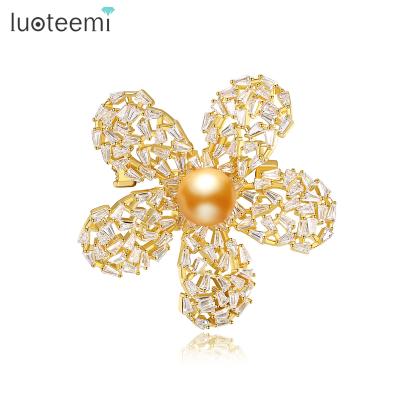 China LUOTEEMI ALLOY Fashion Women Pearl And Rhinestone Jewelry Cubic Zircon Flower Design Pearl Brooch Pin for sale