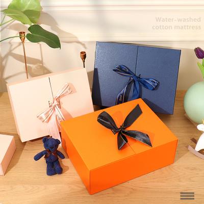 China Handmade Luxury Small Custom Cosmetic Bottle Boxes Packiging Essential Oil Gift Custom Lotion Boxes Perfume Cosmetic Packaging Box for sale