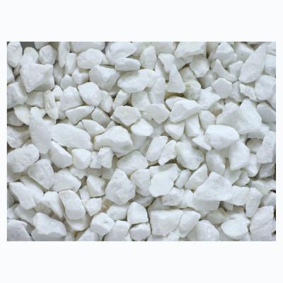 China Modern Landscaping Stone Chips White Crushed White Gravel for sale