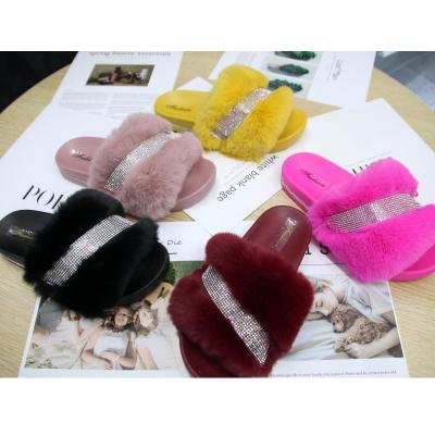 China Sweat-absorbent Ladies Fashion Diamond Fur Slippers Lace Open Top Furry Slide For Women Winter Warm Home Indoor Outdoor Slippers for sale