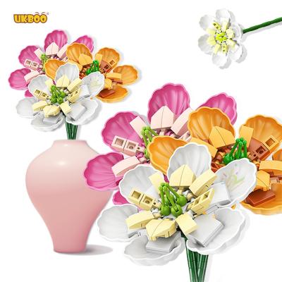 China Building Toy Free Shipping UKBOO 228PCS Building Girls DIY Blocks Grow Workshop-Smile Flower for sale