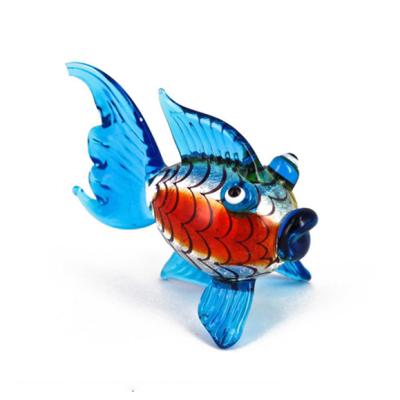 China Handmade Antique Fish Glass from America Carvings Small Blown Glass Figurines of Marine Life for sale