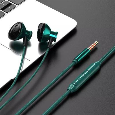 China In-Ear Wired Headphones With Microphone Wire Metal Controlled In-Ear Music Sports Headphones for sale