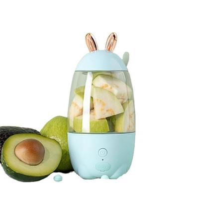 China Outdoor Portable Electric Fruit Juicer Cup Blender 330ML Usb Rechargeable Juicer Blender for sale