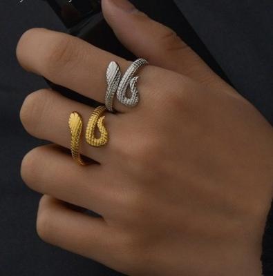 China Fashion 2022 Vintage Personality Ring Stainless Steel Jewelry Gold Plated Snake Shaped Adjustable Ring for sale