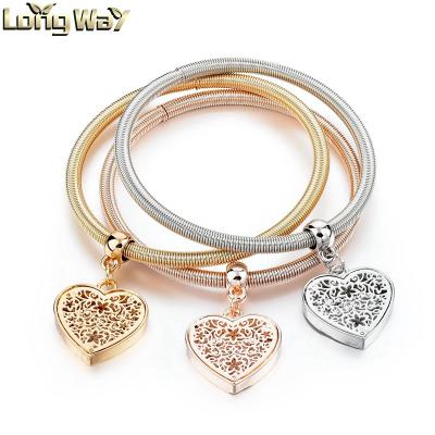 China Fashion Elastic Heart Longway Pendant Bracelet, Three Tone Bracelet Set, Women's Bracelets for sale