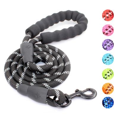 China Promotional Lead Pet Rope Heavy Duty Soft Foam Handle Padded Reflective Nylon Dog Leash for sale