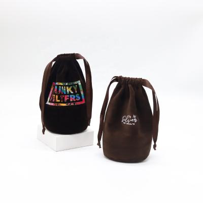 China Recyclable Dark Brown Luxury Velvet Drawstring Cosmetic Packaging Pouch Around Bottom Velvet Jewelry Gift Bags for sale