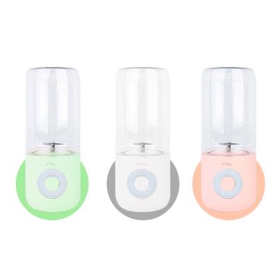 中国 500ml Car Rechargeable Mini Small Citrus Vegetable Fruit USB 6 Blades Blender Portable Blender Juicer 販売のため