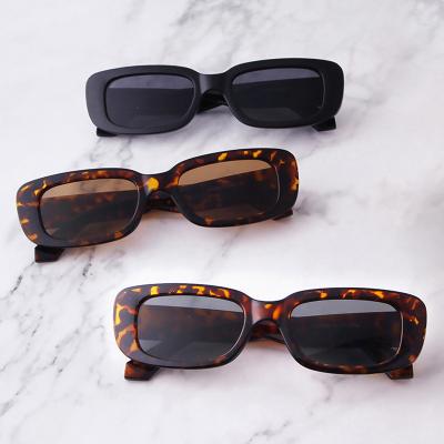 China Fashion Retro Small Sunglasses Rectangle Sunglasses For Women Girl Vintage Designer Square Sun Glasses Shade Uv400 Female for sale