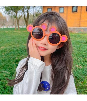 China Fashion Sunglasses 2022 New Novelty Bear Kids Sunglasses Custom Cute Birthday Gift Safety Snu Plastic Glasses for sale