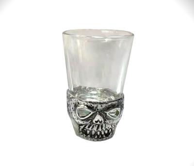 China Halloween Head Skull Shot Glass Shot Glass, Shot Glass with Metal Decoration for sale