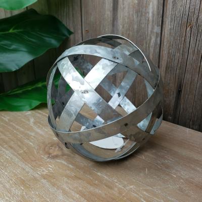 China Custom Size And Color Oniya Vintage Metal Frame Galvanized Ball Sphere For Home Decor for sale