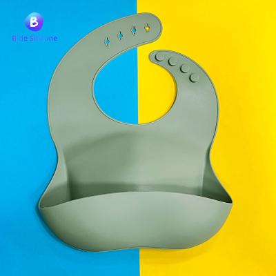 China Custom BPA Free Silicone Baby Bib Set Durable BPA Free And PVC Free Silicone Baby Bibs With Pocket For Baby Feeding for sale