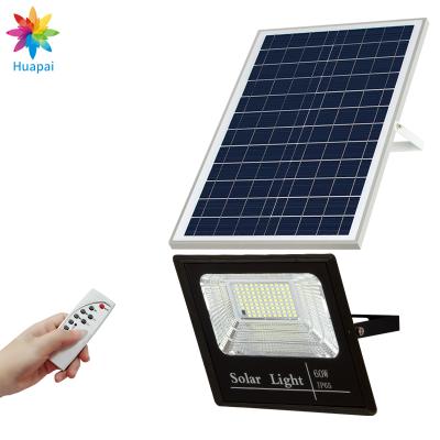 China Billboard HUAPAI Energy Saving Solar Panels Garden IP65 Waterproof Aluminum 25W 40W 60W 100W 200W Led Solar Flood Light for sale