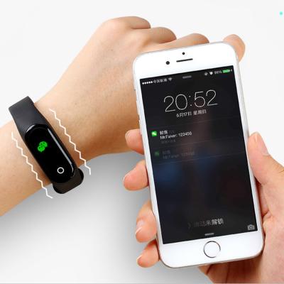 China Crazy IP67  M4 Heart Rate Bracelet Fitness Watch Sleep Smart Band Color Screen Smart Bracelet M4 en venta