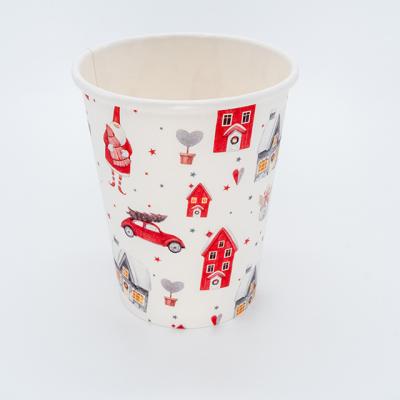 China Biodegradable Coffee Cups 9 Ounce Paper Drinkware Paper Cups Hot Snack White Cups With Christmas Scene Patter for sale