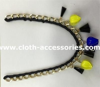 China Collares moldeados hechos a mano de la forma de la petunia cadena azul/del negro para las mujeres en venta