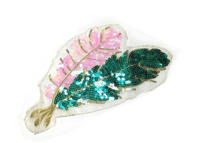 China Pink / Green Sequin Feather Clothing Appliques Customized 9 5/10