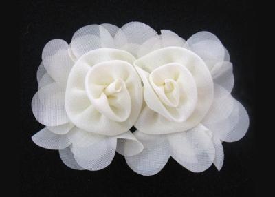 Chine Corsage artificiel fait main de fleur de tissu de mousseline de soie de l'abricot 120D pour des accessoires de cheveux à vendre