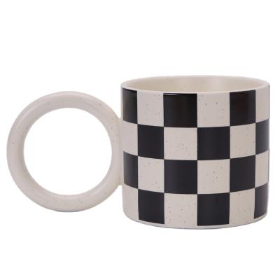 China Sustainable Lelyi INS Checkerboard Simple Lattice Mug Nordic Ceramic Water Mug for sale