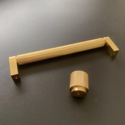 China Modern Rose Gold Washroom Furniture Pull Knurled Handle and Knob for Cabinet and Sideboard and Bathroom and Bedroom Closet Door for sale