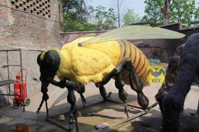 China Amusement Park Huge Insects Model Zoo Equipments Simulation Bee Model for sale