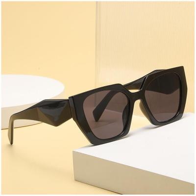 China Fashion Sunglasses Cat Eye Thick Frame Sun Lenses New Retro 2023 Women Shape Luxury Designer Custom Sunglasses Men's Ins Black Glass Sunglasses for sale