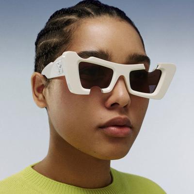 China Y2k Cat Eye Frame Glasses Fashion Sunglasses 2023 Women Shape Luxury Designer Custom Wholesale Sunglasses Men's CIA Black Lens Sun Glasses Hip Hop for sale