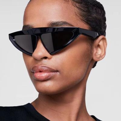 China 2023 New Y2k Fashion PC Triangle Sunglasses Women's Oversized Frame Sun Glasses Shape Luxury Designer Custom Sunglasses Glasses Black Men's Sunglasses for sale