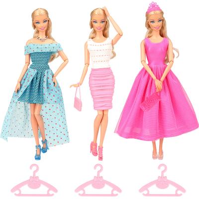 China Fashion 16 Handmade Items / Set Doll Child Toy Accessories =3 Kirts+3 Hangers+6 Shoes+1 Necklace+1 Crown+2 Bags For 11.5 Inch Girl Doll Gift for sale