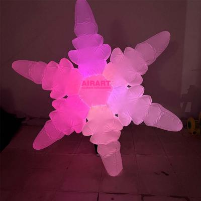 China PVC Tarpaulin Air Balloon/Oxford Cloth/Optio Holiday Led Inflatable Christmas Snowflake Costumes for sale