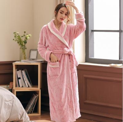 China High Quality QUICK DRY Flannel Fleece Bathrobe Pineapple Long Robe Bath Robes For Home for sale