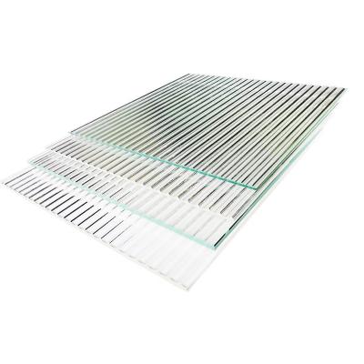 China 8mm 10mm 12mm Ultra Clear/Clear Float Tempered Narrow Reeded Glass Decorative Building Glass Supplier en venta