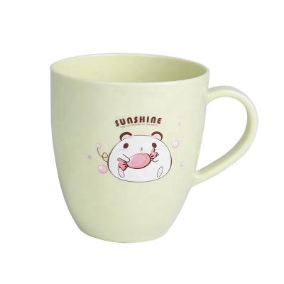 China Sustainable manufacture customized mouth cup supplier wholesale plastic drink cup pp mug with handle for sale