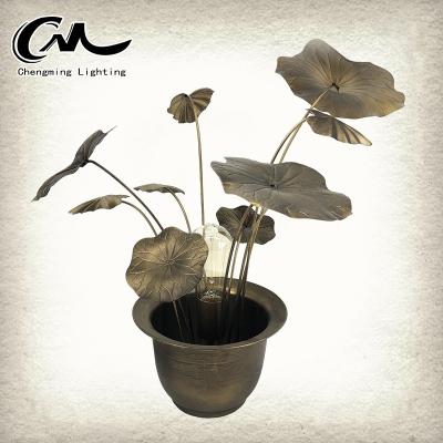 China Contemporary Wholesale Decorative Single Lotus Leaf Tablelamp For Home Decor for sale