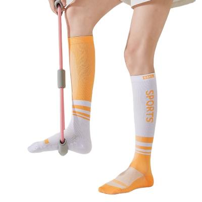 China Breathable Women's Knee High Sport Socks Athletic Stripes Tube Running Socks Outdoor Gym Stockings for sale