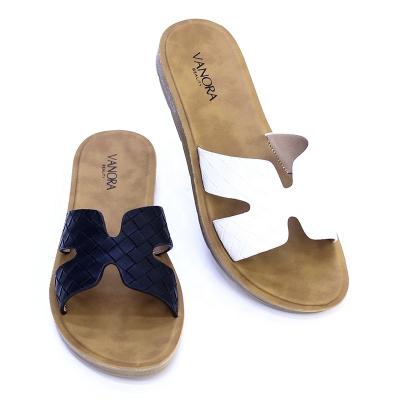 China Fashion Trend New Design Comfortable Slipper For Woman Flat Heel Design Casual Women slippers for sale