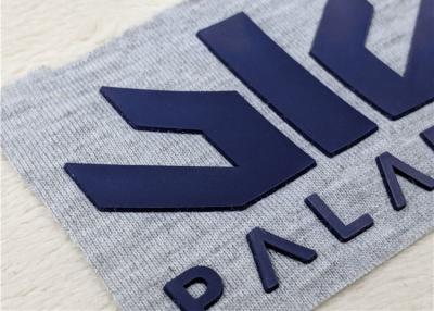 China Etiqueta del silicón de la transferencia de calor, remiendo de goma grabado en relieve del PVC del logotipo para la ropa en venta