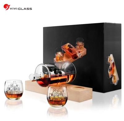 China Custom Gift Amazon Hot Sale 1000ml 33oz Liquor World Etched Globe Whiskey Decanter Set With 2 Whiskey Glasses for sale