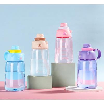 China Sustainable Wholesale Customized 1200ml Kids Drinking Bottle Beverage Kids Plastic Water Bottle With Straw for sale